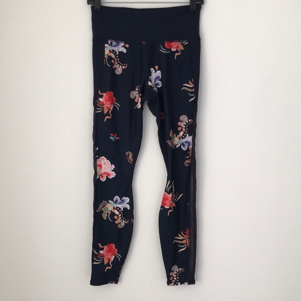 Athleta floral navy blue leggings size S